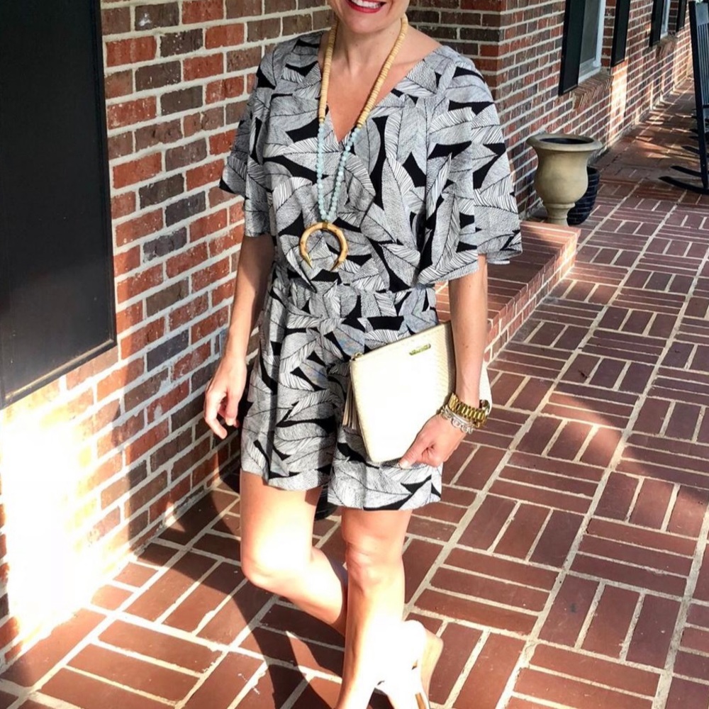 $79 NEW LOFT Fern Faux Wrap Romper Size 4 - Picture 3 of 9